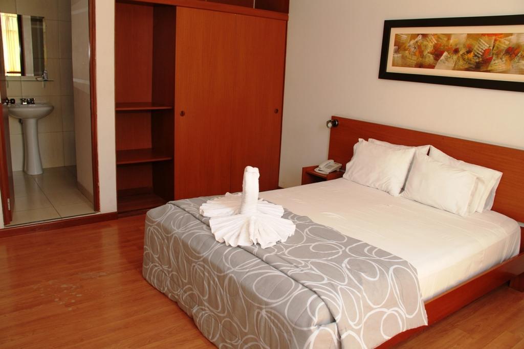 My Rouse Hotel تشيكلايو المظهر الخارجي الصورة